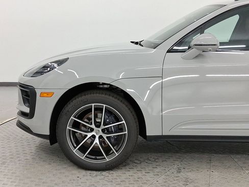 Used 2025 Porsche Macan image 21