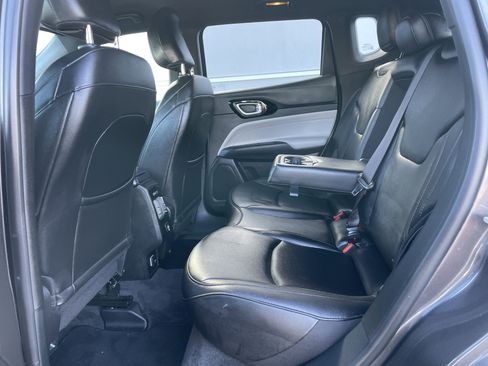 Certified 2024 Jeep Compass Limited image 30