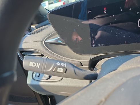 Used 2024 Buick Envista Preferred FWD image 21