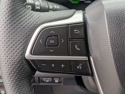 Used 2025 Toyota Sienna Platinum image 20