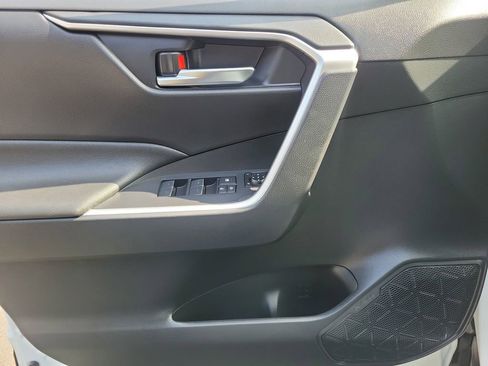 Used 2023 Toyota RAV4 SE w/ Weather & Moonroof Package image 22