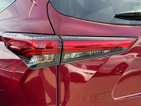 Used 2021 Toyota Highlander Platinum image 15