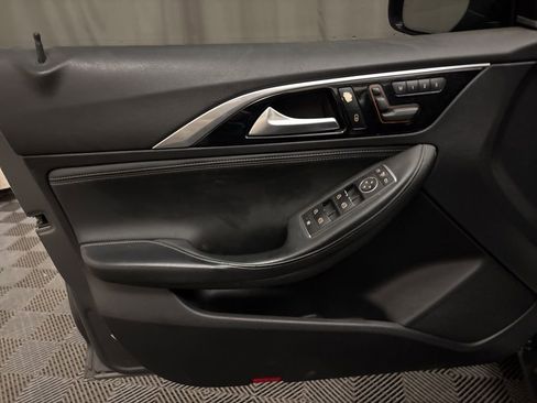 Used 2018 INFINITI QX30 Premium w/ Navigation Package AWD/4WD image 12