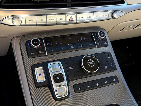 Used 2020 Hyundai Palisade Limited image 16