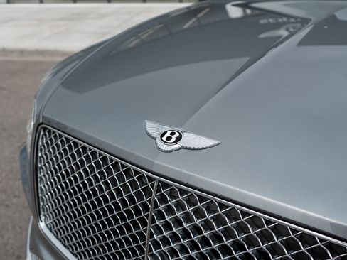 Certified 2022 Bentley Bentayga AWD/4WD image 22