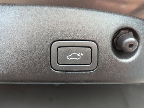 Used 2017 Jaguar XJ L Supercharged image 61