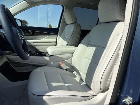 New 2026 Buick Enclave Avenir w/ Super Cruise Package image 11