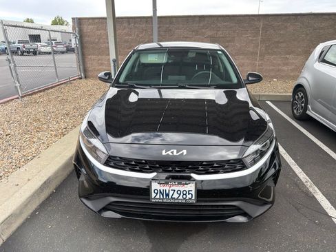 Used 2023 Kia Forte LXS FWD image 2