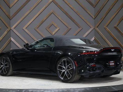 Used 2022 Aston Martin V8 Vantage Roadster image 39