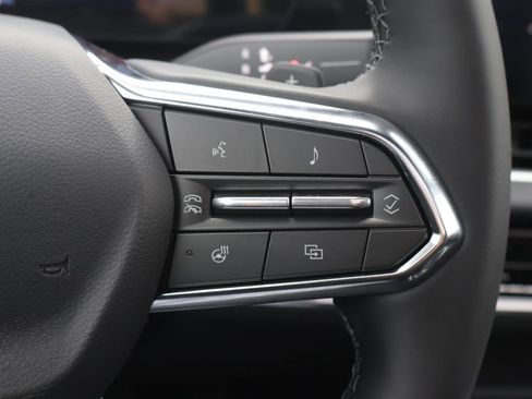 New 2026 Chevrolet Equinox LT w/ Convenience Package II FWD image 24