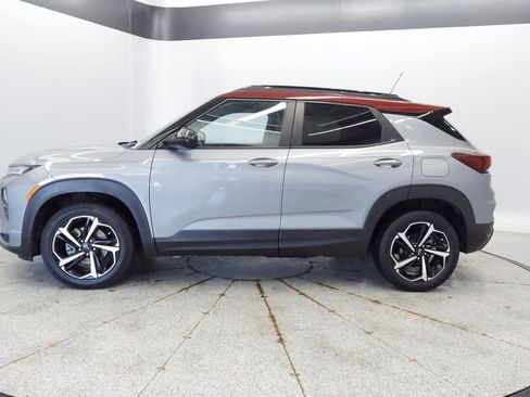 Used 2023 Chevrolet TrailBlazer RS w/ Sun and Liftgate Package AWD/4WD image 2