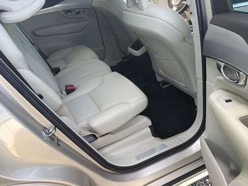 Used 2016 Volvo XC90 T5 Momentum AWD/4WD image 32