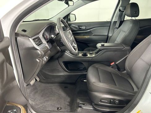 Used 2023 GMC Acadia SLE w/ Driver Convenience Package image 12