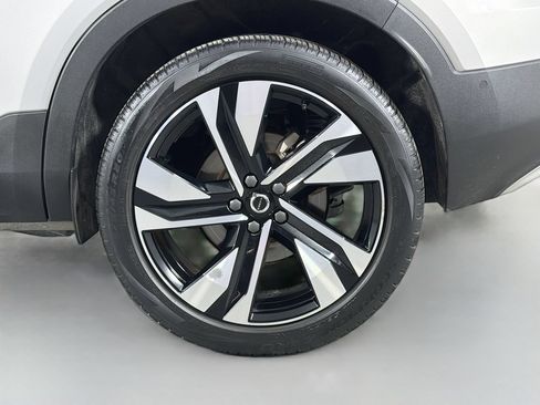 Used 2024 Volvo XC40 B5 Plus w/ Protection Package Premier AWD/4WD image 28