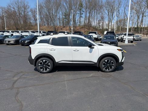 New 2026 Nissan Kicks SV w/ Cold Weather Package AWD/4WD image 7