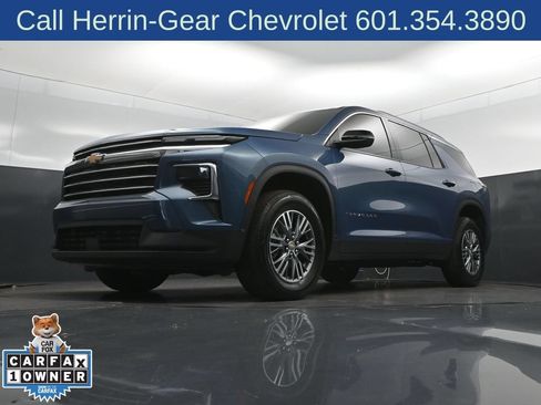 Used 2025 Chevrolet Traverse LT FWD image 38