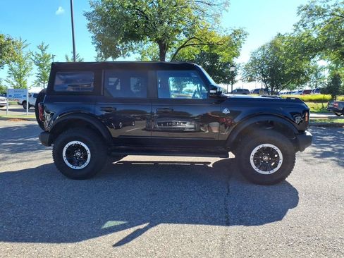 Used 2023 Ford Bronco Outer Banks w/ Sasquatch Package AWD/4WD image 6