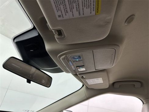 Used 2021 Ford Explorer XLT w/ Equipment Group 202A image 19