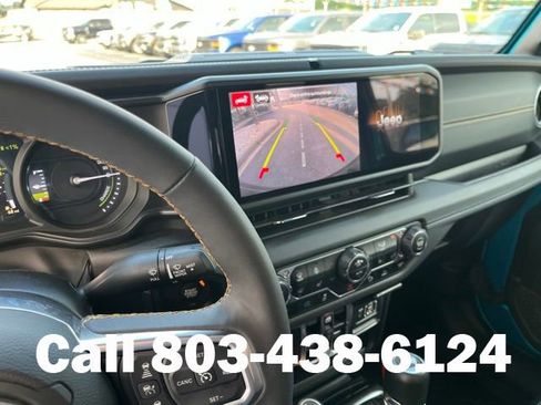 Used 2024 Jeep Wrangler Unlimited Sahara w/ Technology Group AWD/4WD image 26