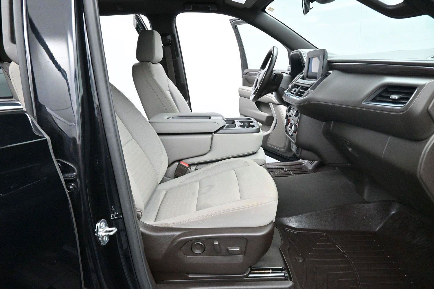 Used 2023 Chevrolet Suburban LS AWD/4WD image 33