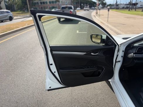 Used 2018 Honda Civic EX-L image 8