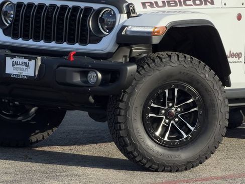 Used 2024 Jeep Wrangler Unlimited Rubicon AWD/4WD image 11