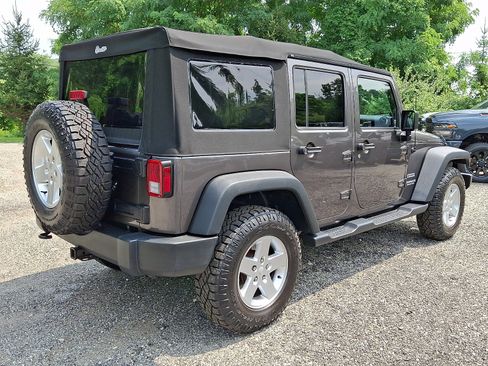 Used 2014 Jeep Wrangler Unlimited Sport w/ Quick Order Package 24S AWD/4WD image 6