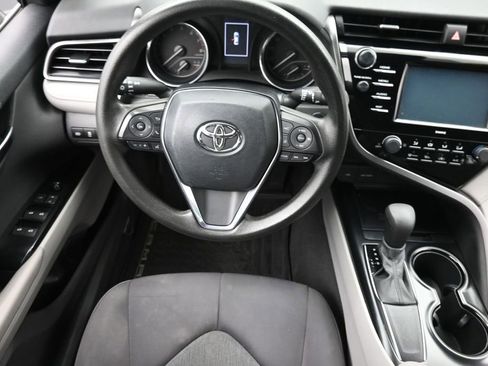 Used 2020 Toyota Camry LE w/ Convenience Package FWD image 14