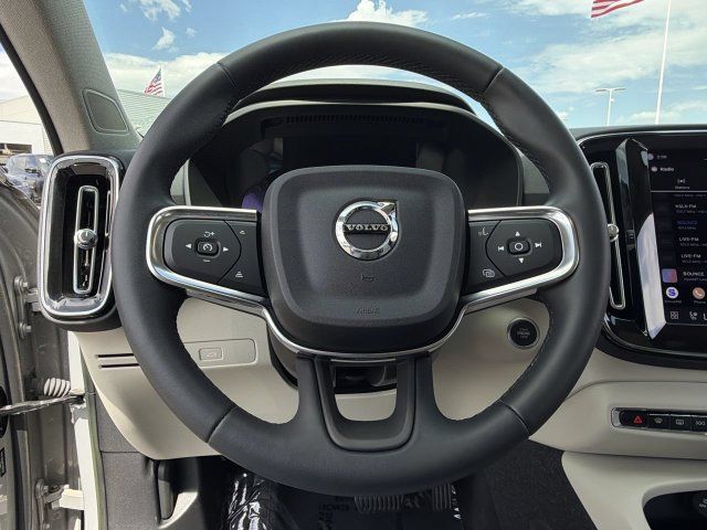 Used 2023 Volvo XC40 B5 Plus w/ Protection Package Premier AWD/4WD image 24