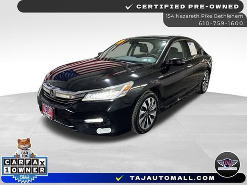 Used 2017 Honda Accord Touring image 1