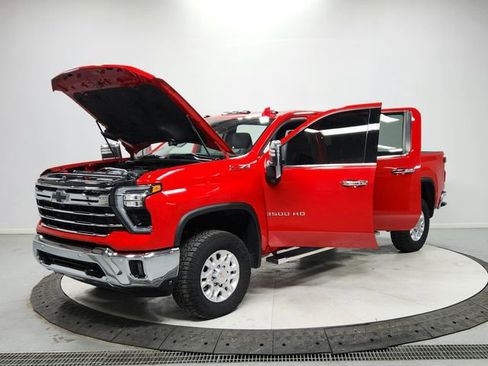 Used 2024 Chevrolet Silverado 3500 LTZ w/ LTZ Plus Package image 11