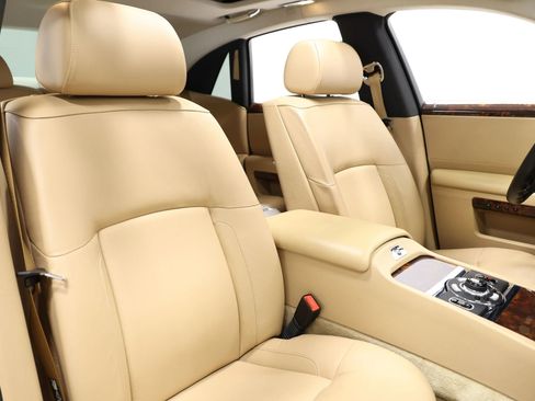 Used 2010 Rolls-Royce Ghost RWD image 91