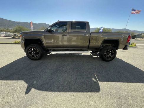 Used 2015 GMC Sierra 2500 Denali w/ Duramax Plus Package image 8