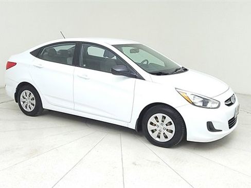 Used 2015 Hyundai Accent GLS image 3