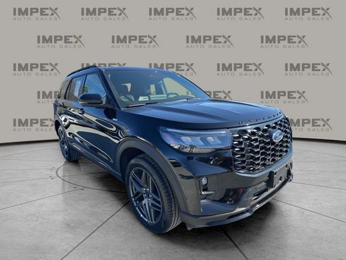 Used 2025 Ford Explorer ST-Line w/ ST-Line Street Pack image 7