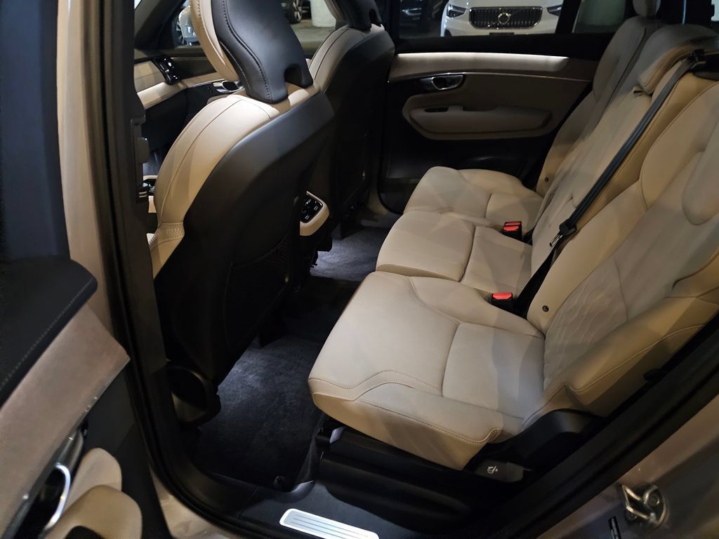 Certified 2026 Volvo XC90 B6 Plus w/ Protection Package Premier AWD/4WD image 12