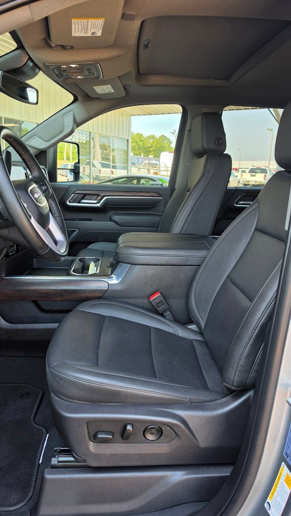 Used 2025 GMC Sierra 2500 SLT w/ SLT Convenience Package AWD/4WD image 5