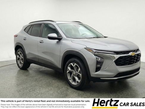 Used 2025 Chevrolet Trax LT w/ LT Convenience Package image 1