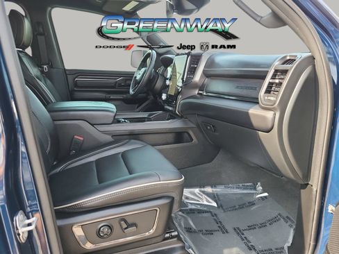Used 2022 RAM 1500 Limited w/ Body Color Bumper Group AWD/4WD image 7
