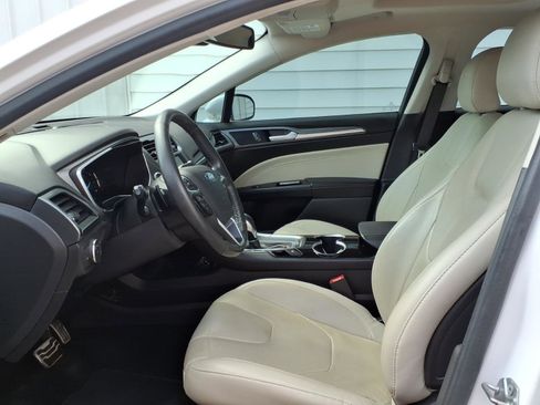 Used 2016 Ford Fusion Titanium FWD image 8