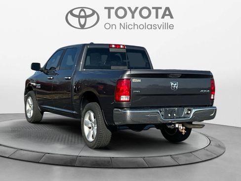 Used 2018 RAM 1500 Classic SLT image 4