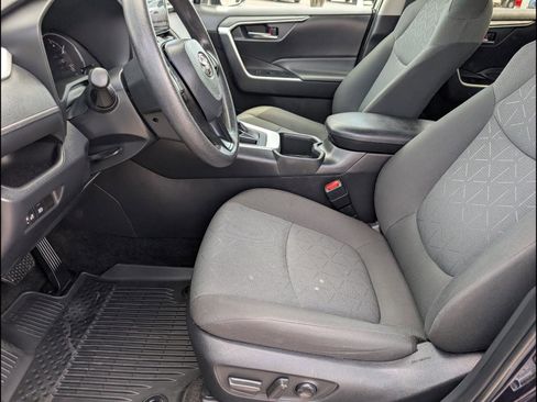 Used 2024 Toyota RAV4 XLE image 9