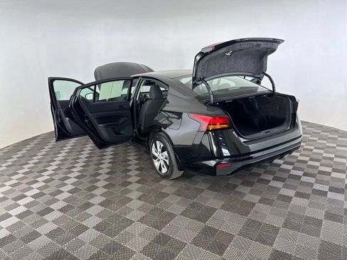 Used 2023 Nissan Altima 2.5 S FWD image 16