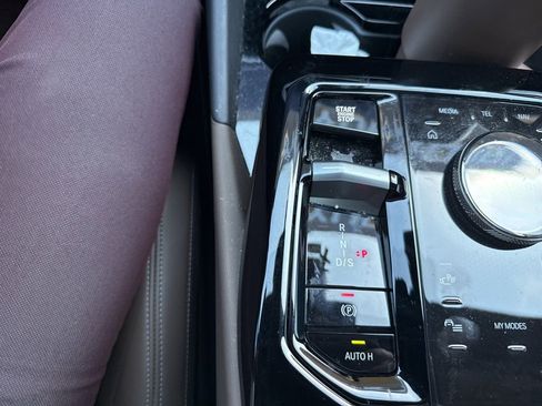 Used 2024 BMW 530i xDrive w/ Premium Package image 16