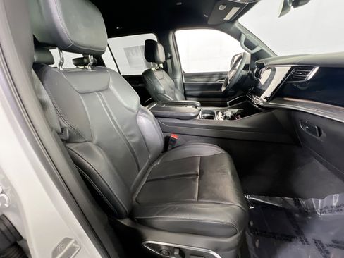 Used 2022 Jeep Wagoneer Series II AWD/4WD image 30