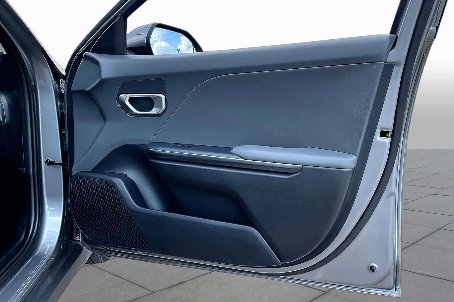 Used 2025 Kia K4 FWD image 23