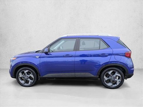 Used 2022 Hyundai Venue Limited image 9