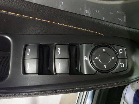 Used 2021 Chevrolet Traverse LT image 18