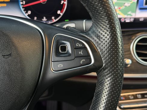 Used 2018 Mercedes-Benz E 300 image 19