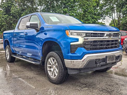 Used 2022 Chevrolet Silverado 1500 LT AWD/4WD image 1